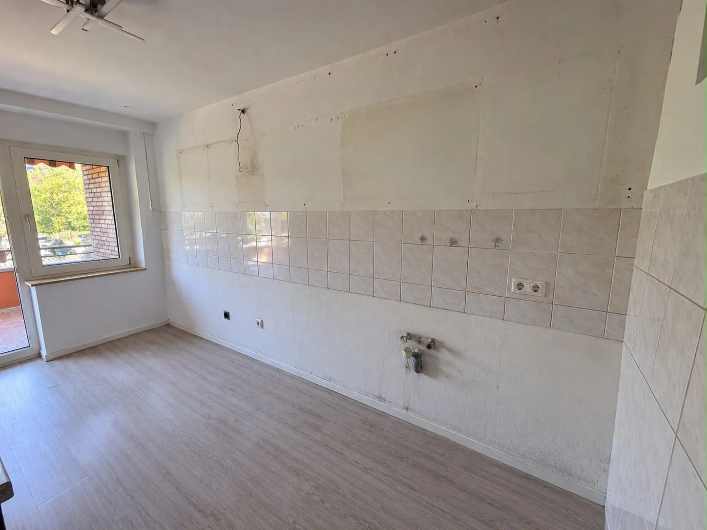 Küche bei einer Wohnungsauflösung nach der Räumung
